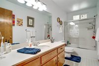 1100 Poppy Lane CIR, Hollister, CA 95023