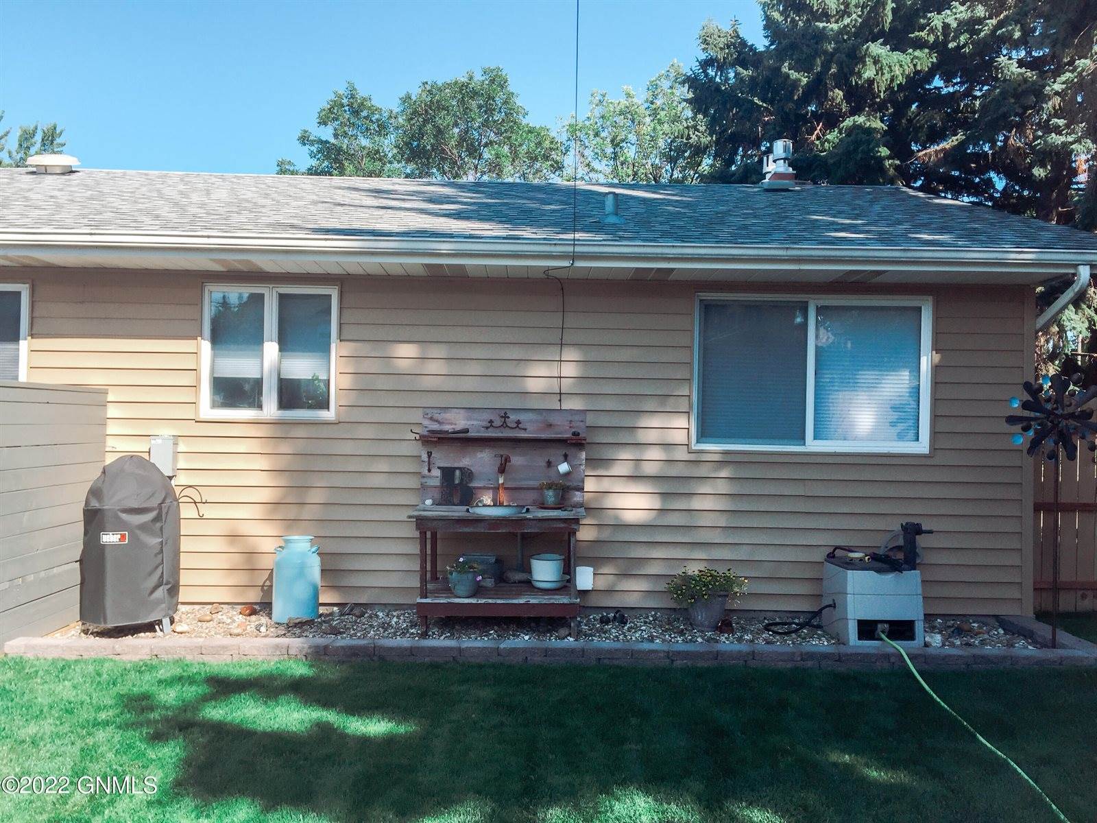 1505 University Avenue, Williston, ND 58801