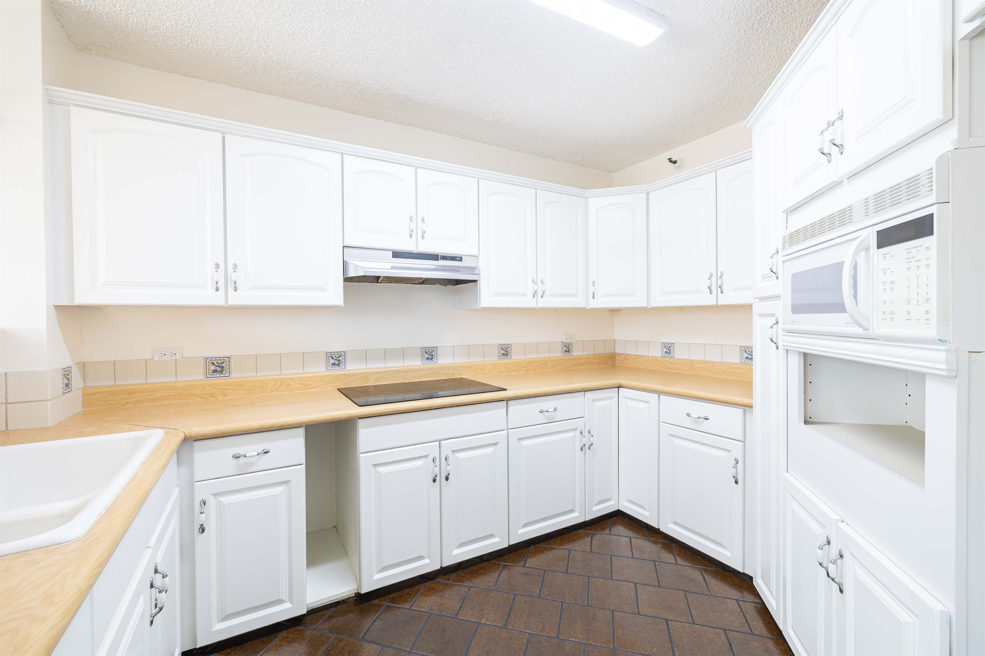 38 South Judd Street #12B, Honolulu, HI 96817