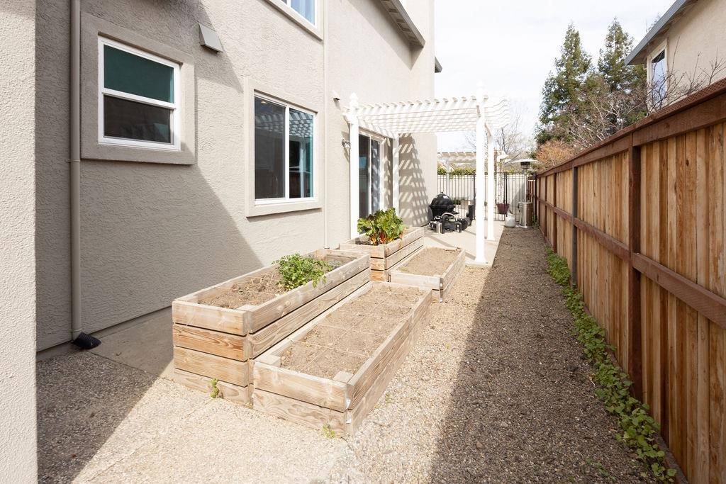 1789 Heather Garden Lane, Roseville, CA 95661