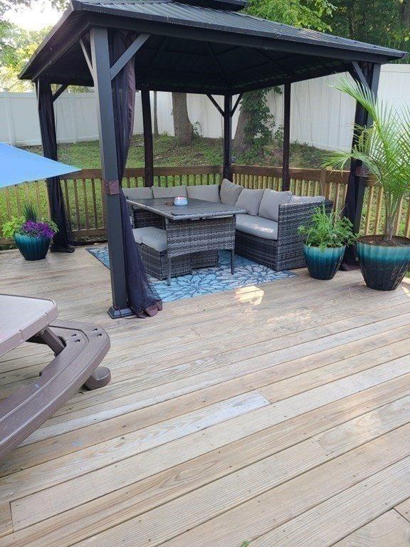 857 Grove, Worcester, MA 01605