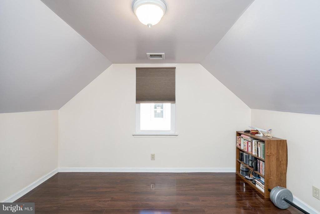 22 Martin Lane, Norwood, PA 19074