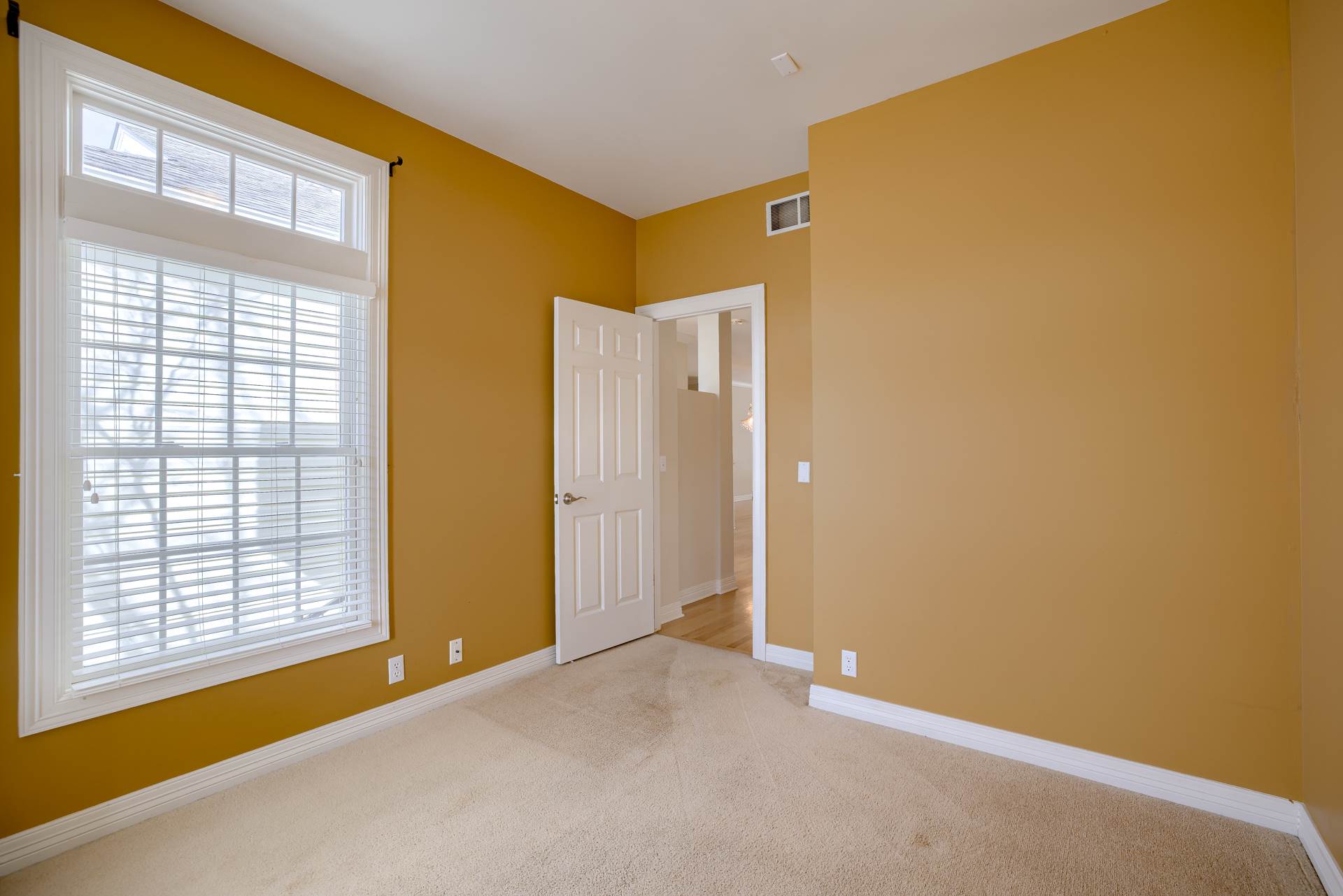 1823 S 172 Plaza, Omaha, NE 68130