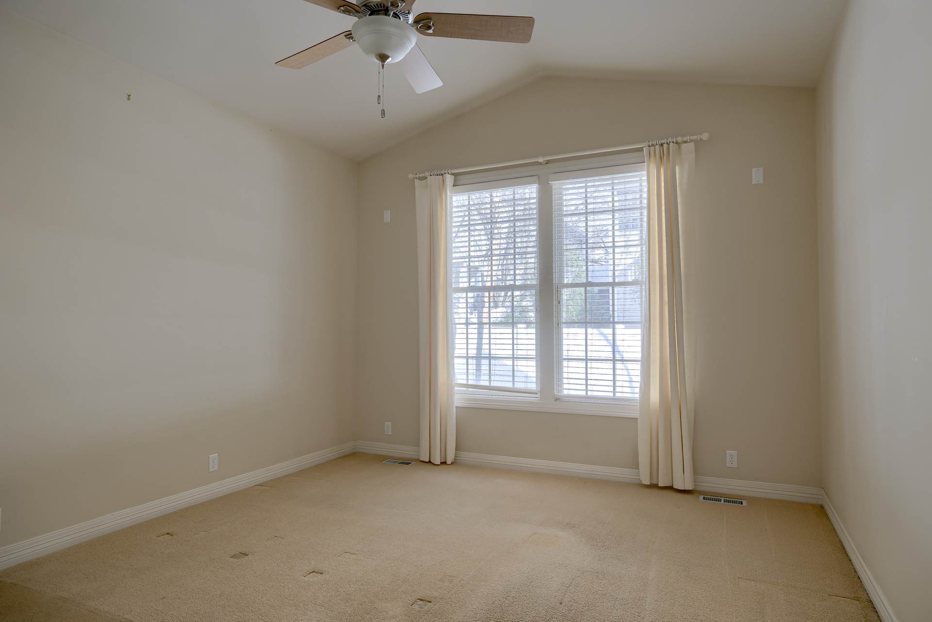 1823 S 172 Plaza, Omaha, NE 68130