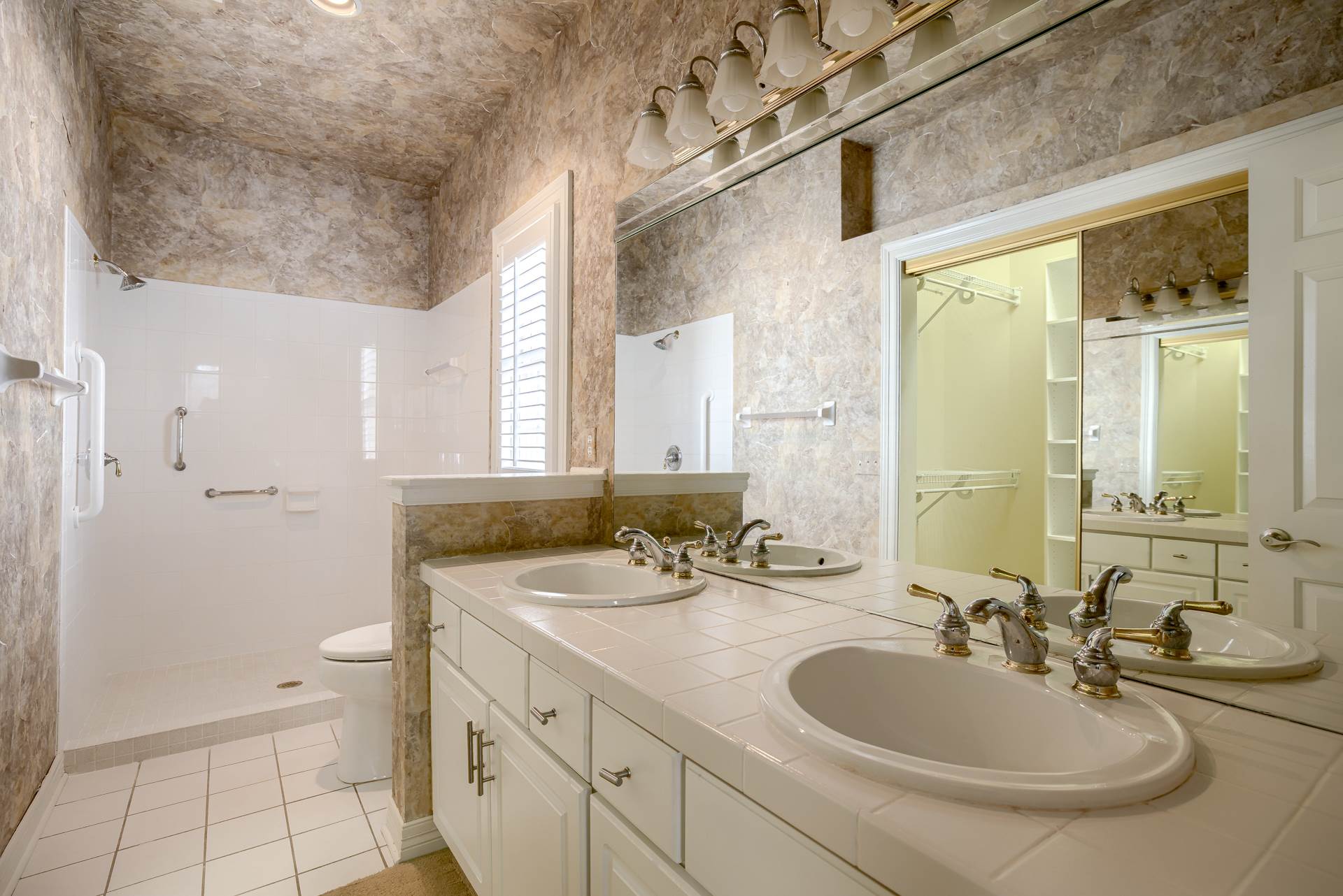 1823 S 172 Plaza, Omaha, NE 68130