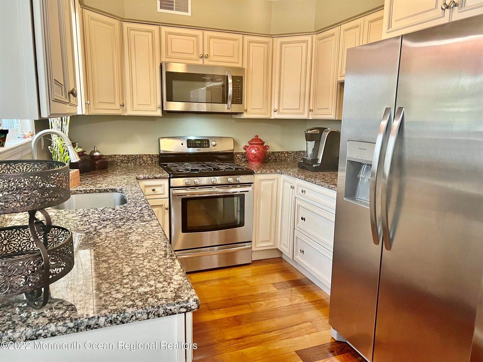 163 Clubhouse Drive, Middletown, NJ 07748