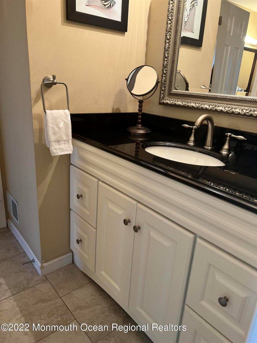 163 Clubhouse Drive, Middletown, NJ 07748