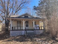 106 SW Knox Ave, Topeka, KS 66606