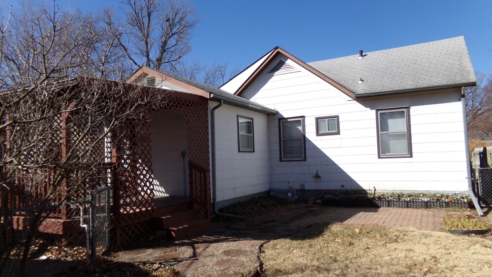 734 NE Arter AVE, Topeka, KS 66616