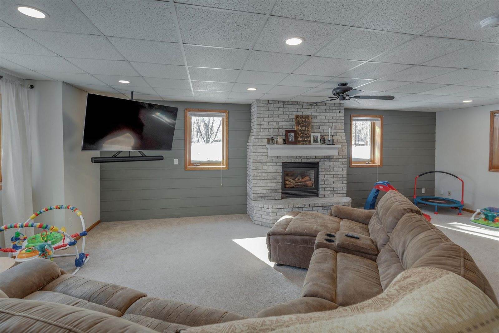 12813 Parkwood Drive, Baxter, MN 56425