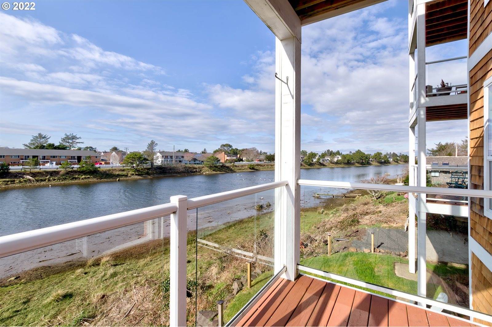 224 North Holladay Dr, Seaside, OR 97138