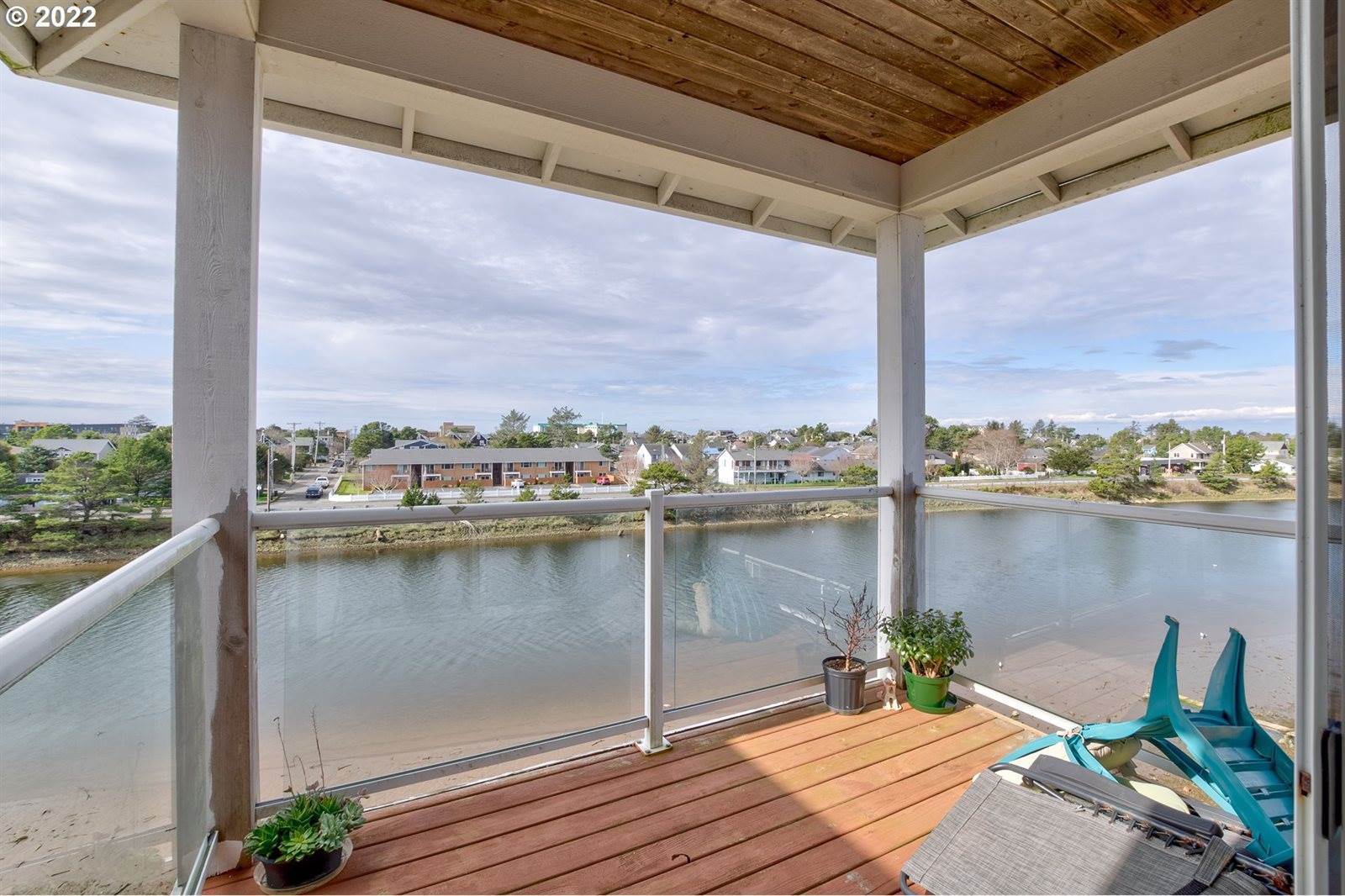 224 North Holladay Dr, Seaside, OR 97138