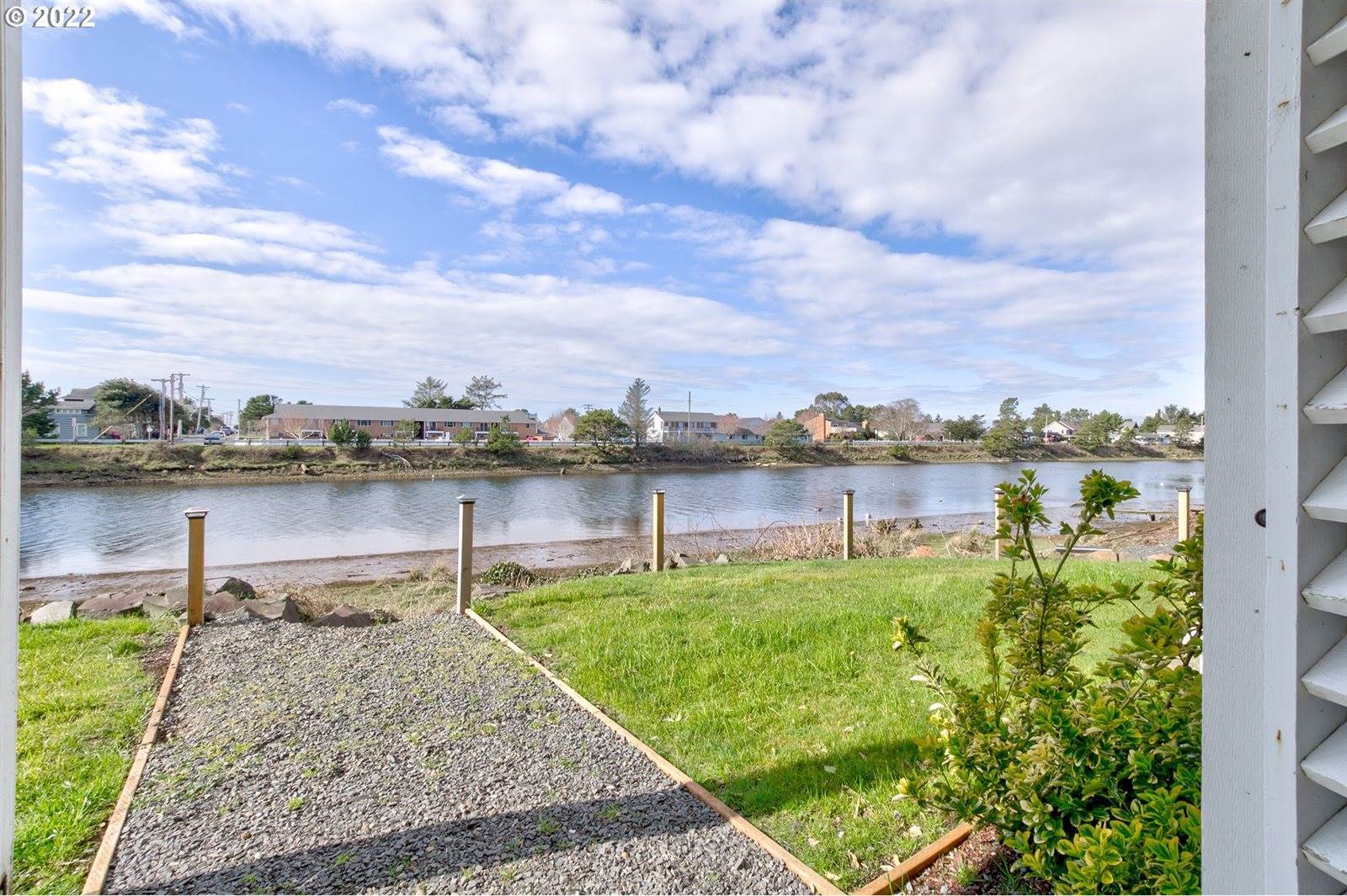 224 North Holladay Dr, Seaside, OR 97138