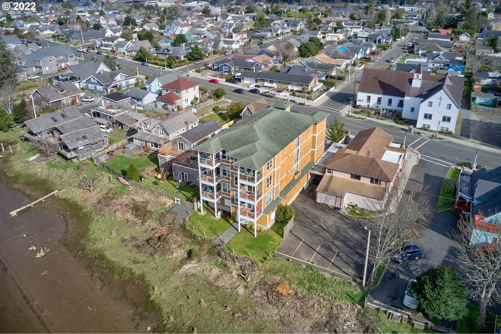 224 North Holladay Dr, Seaside, OR 97138