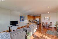 224 North Holladay Dr, Seaside, OR 97138
