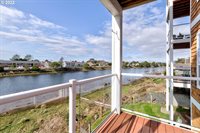 224 North Holladay Dr, Seaside, OR 97138