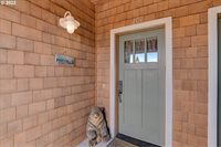 224 North Holladay Dr, Seaside, OR 97138