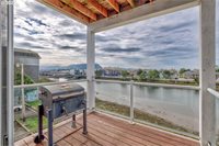 224 North Holladay Dr, Seaside, OR 97138