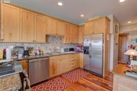 224 North Holladay Dr, Seaside, OR 97138