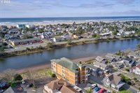 224 North Holladay Dr, Seaside, OR 97138