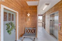 224 North Holladay Dr, Seaside, OR 97138