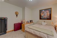 224 North Holladay Dr, Seaside, OR 97138