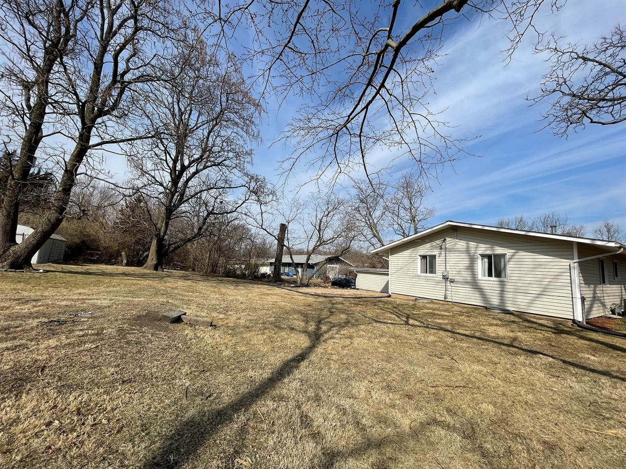 1621 SE 37th ST, Topeka, KS 66605