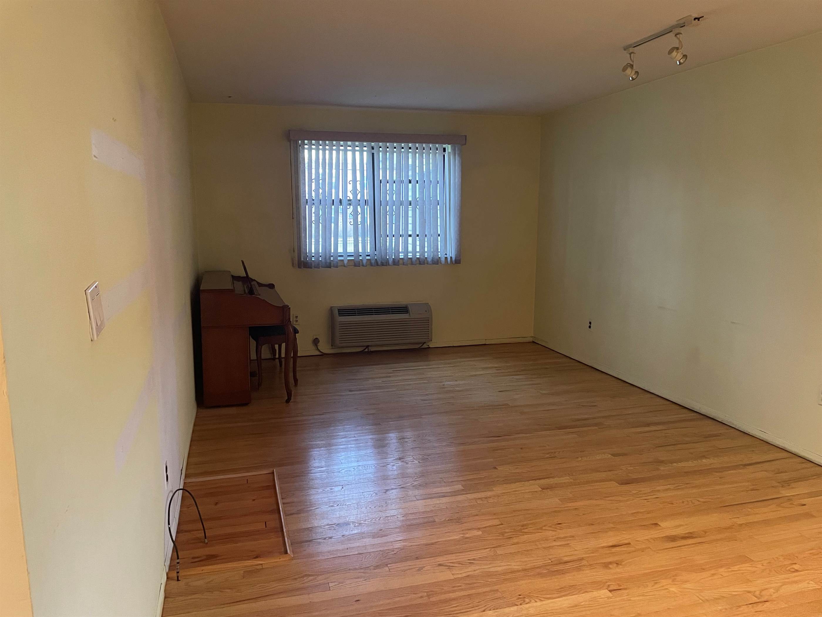 1347 Broadway, Hewlett, NY 11557