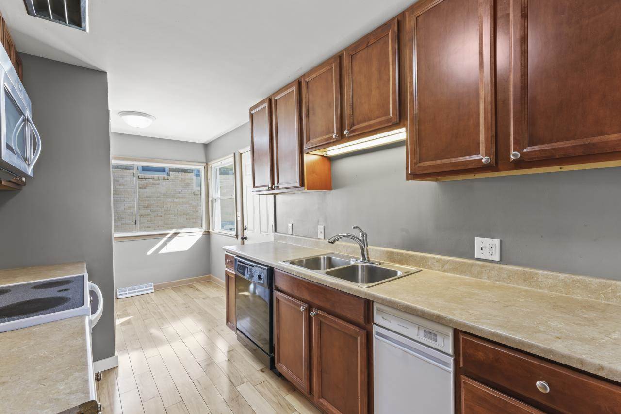 1407 N 58 St, Omaha, NE 68132