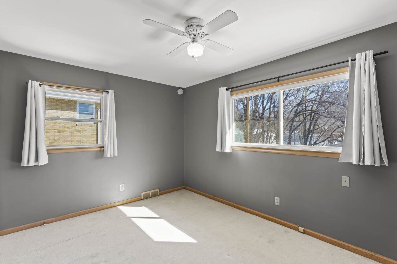 1407 N 58 St, Omaha, NE 68132