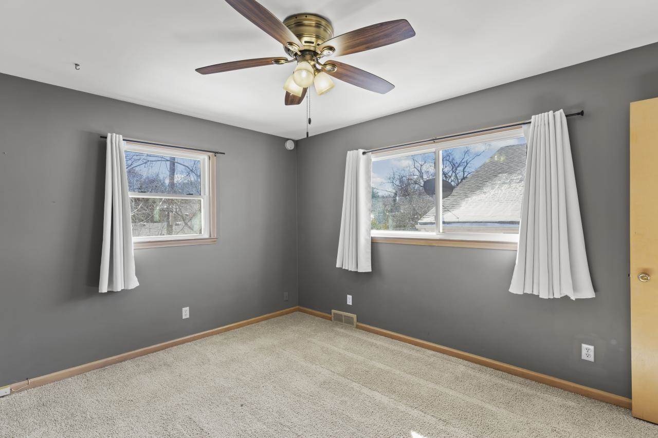 1407 N 58 St, Omaha, NE 68132