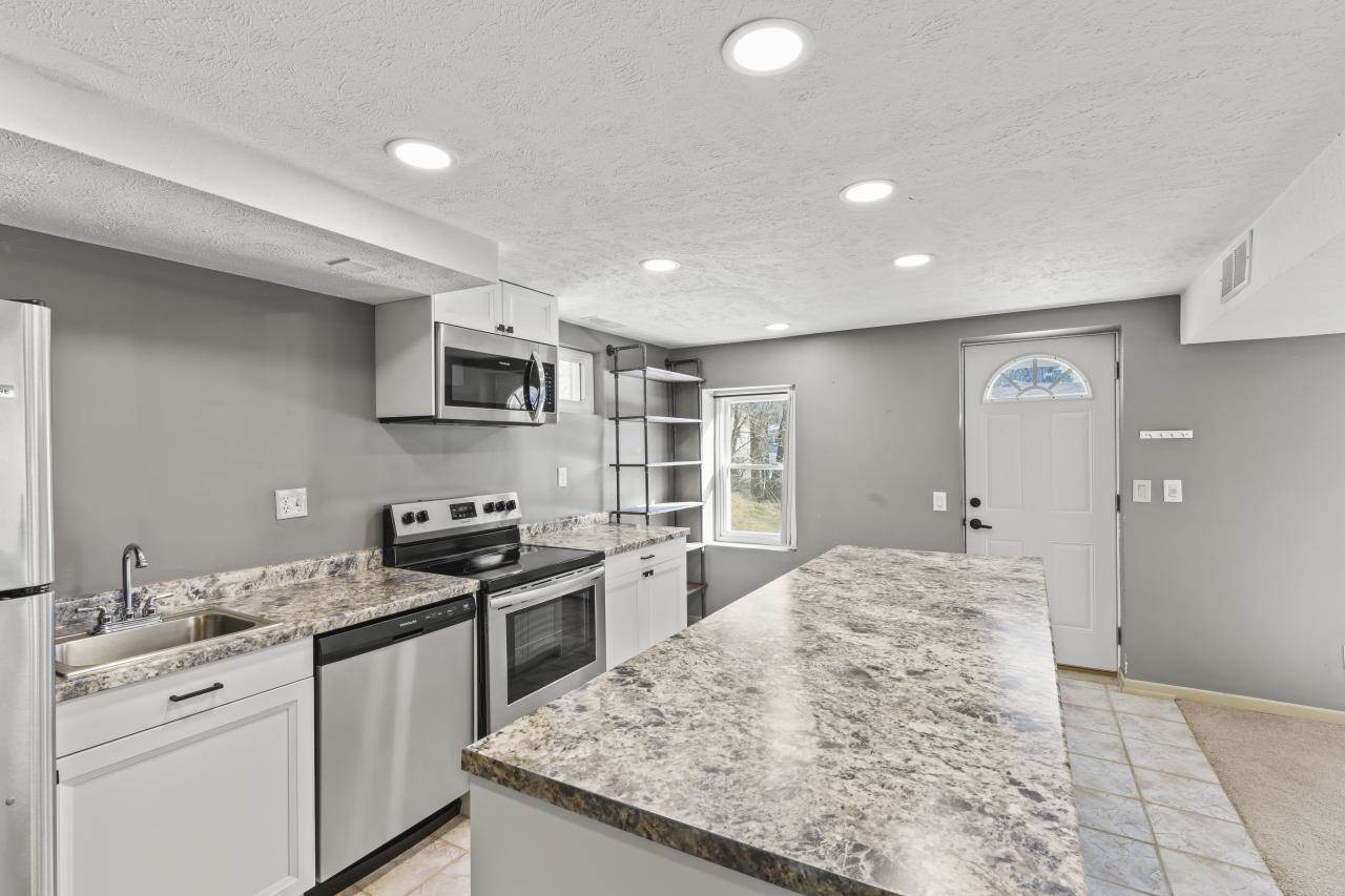 1407 N 58 St, Omaha, NE 68132