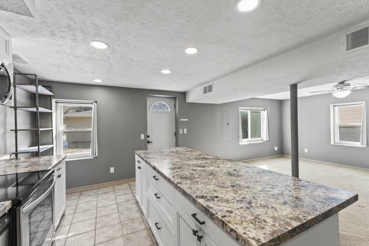 1407 N 58 St, Omaha, NE 68132