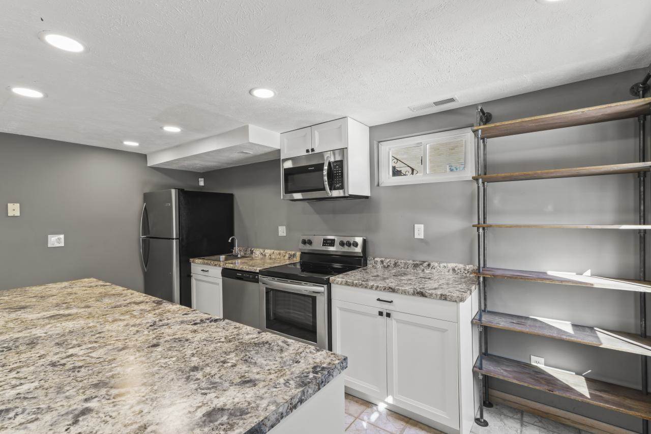 1407 N 58 St, Omaha, NE 68132