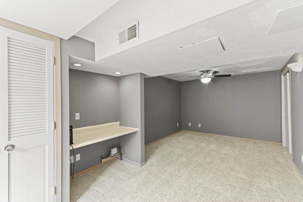 1407 N 58 St, Omaha, NE 68132