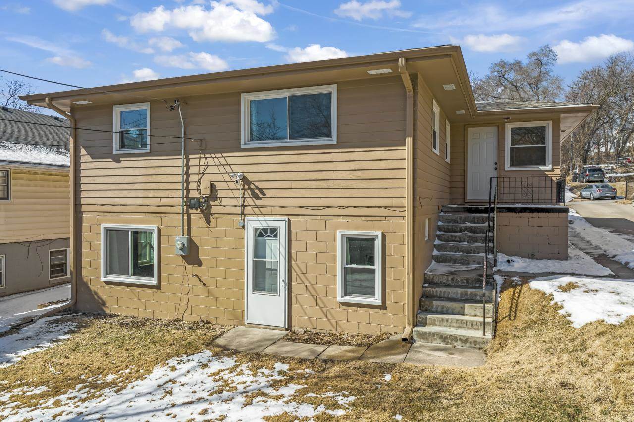 1407 N 58 St, Omaha, NE 68132