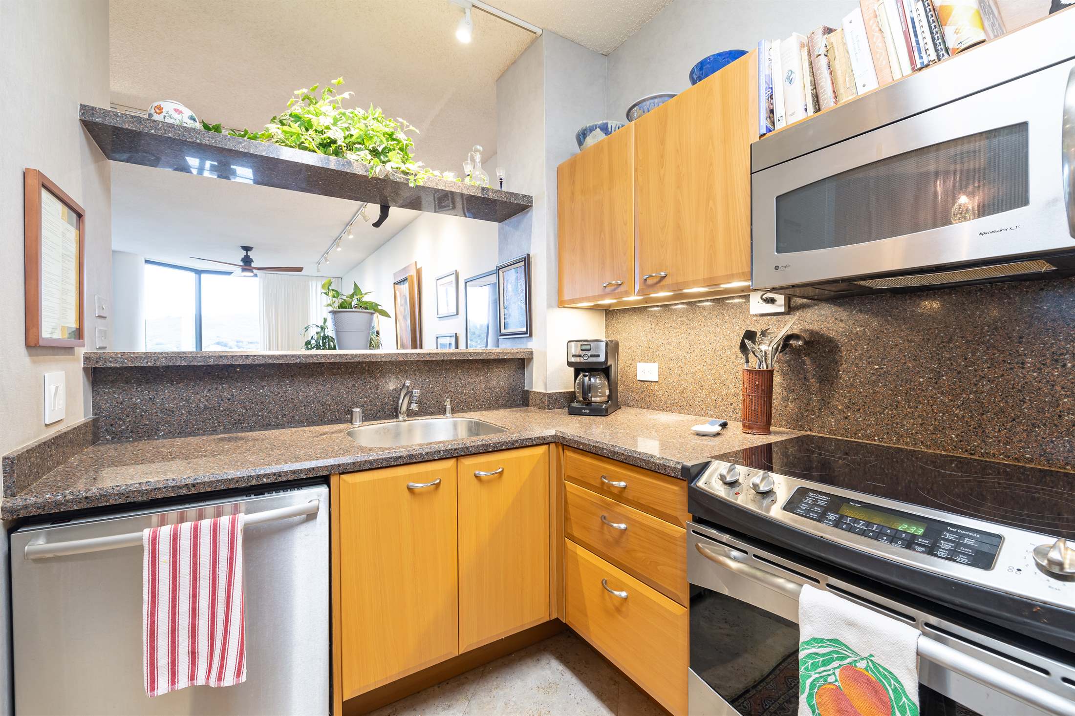 38 S Judd St, Honolulu, HI 96817