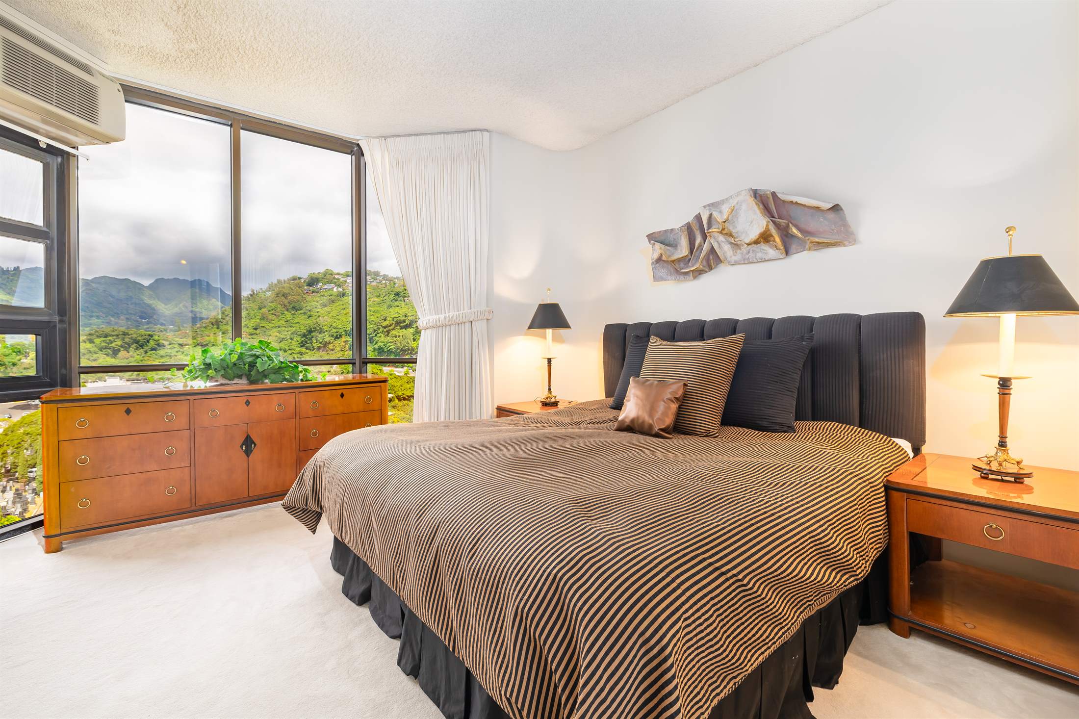 38 S Judd St, Honolulu, HI 96817