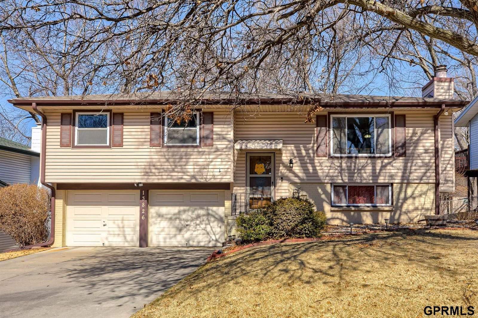 13826 X Circle, Omaha, NE 68137