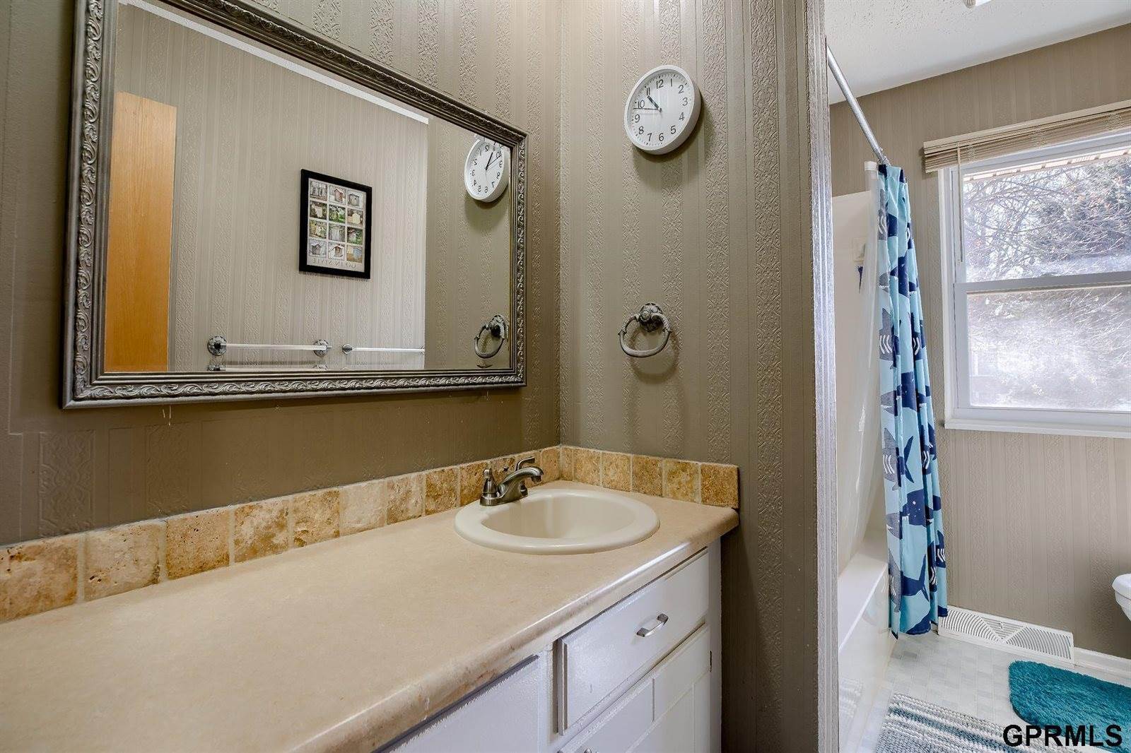 13826 X Circle, Omaha, NE 68137