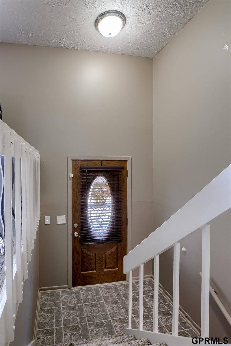 13826 X Circle, Omaha, NE 68137