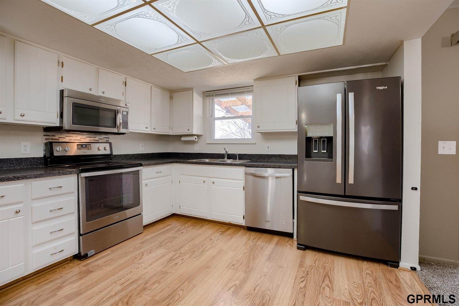 13826 X Circle, Omaha, NE 68137