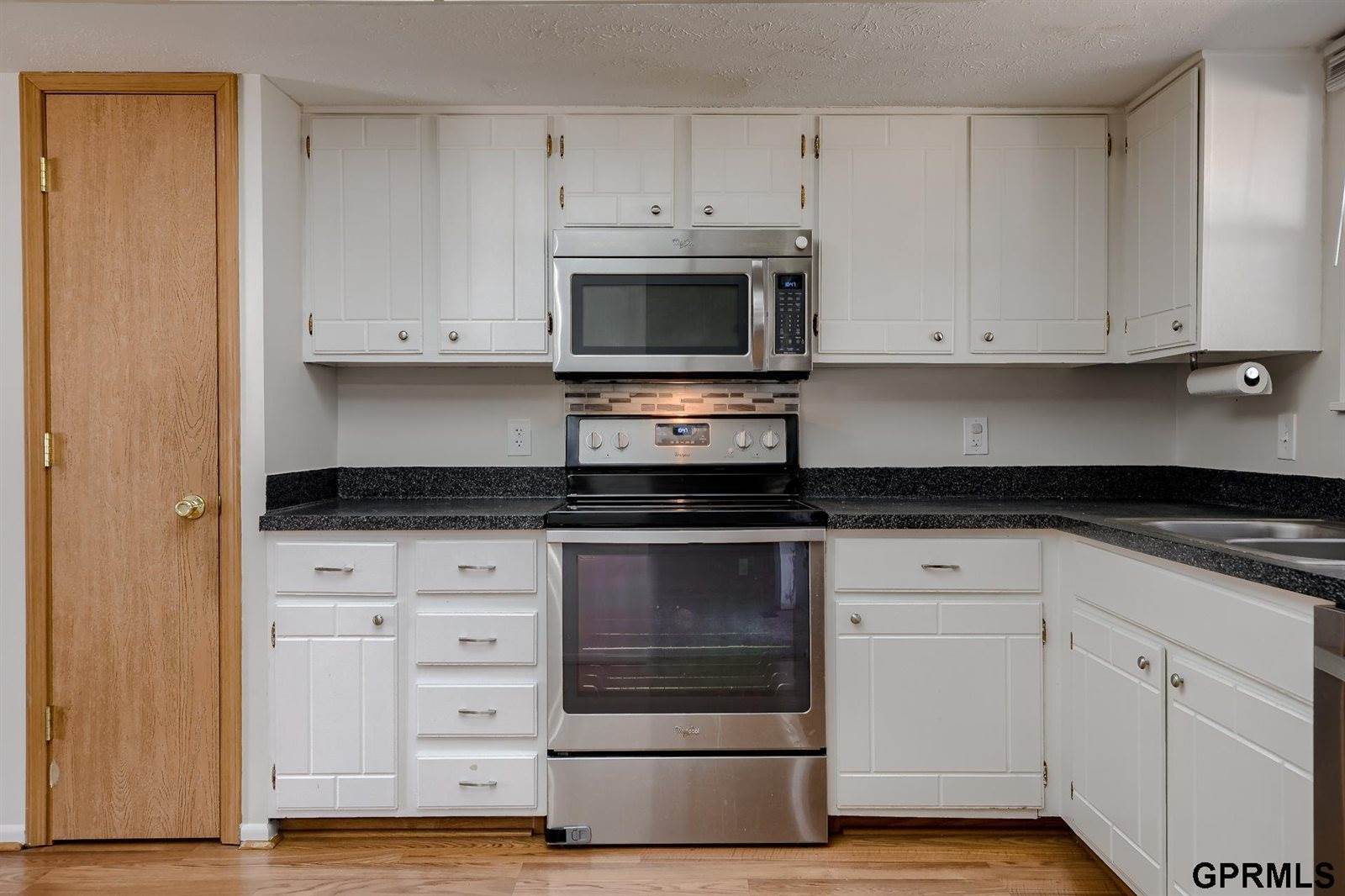 13826 X Circle, Omaha, NE 68137