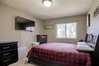 13826 X Circle, Omaha, NE 68137