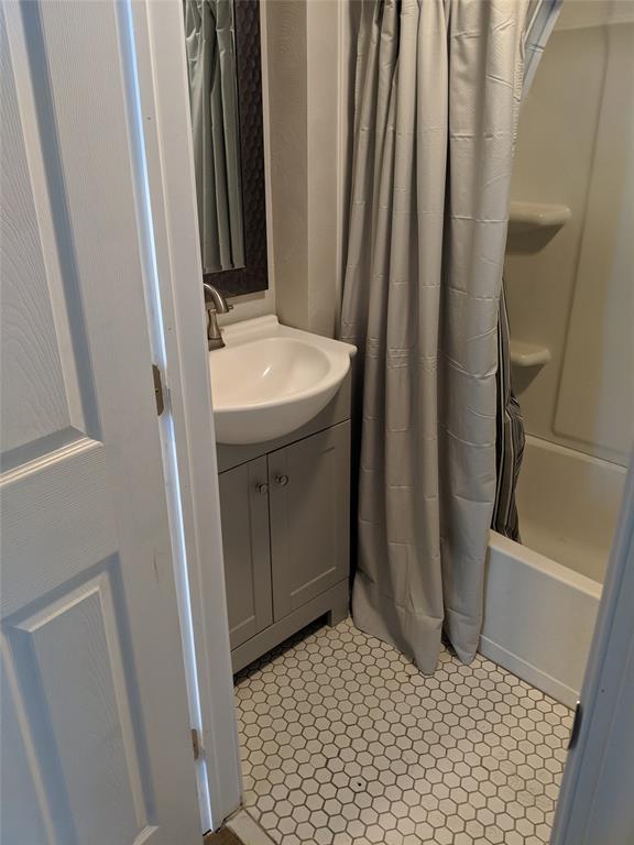 1104 Leona Avenue, Endicott, NY 13760