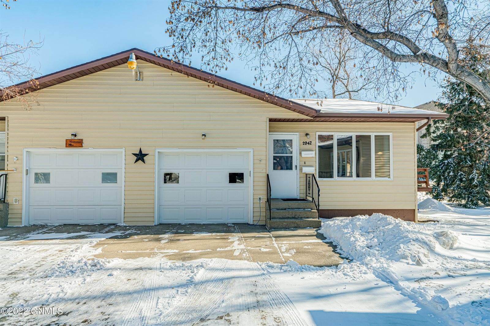 2947 Manitoba Lane, Bismarck, ND 58503