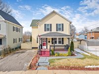 51 Dean St, Carnegie, PA 15106