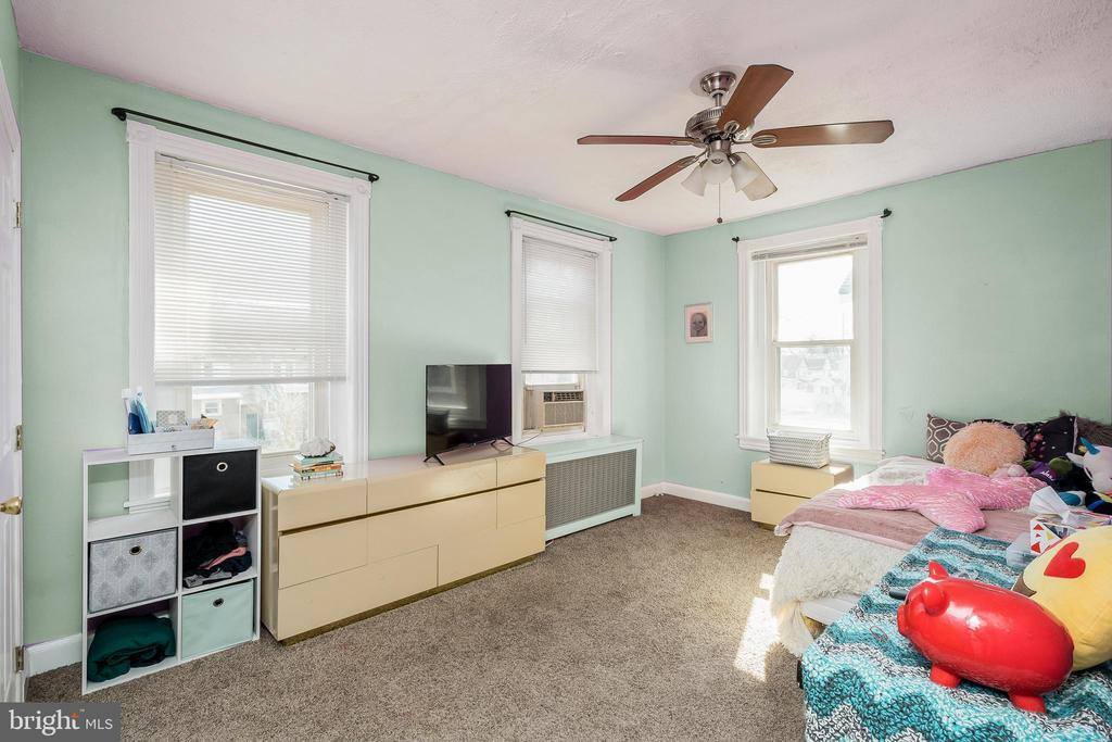 9 North Wells Avenue, Glenolden, PA 19036