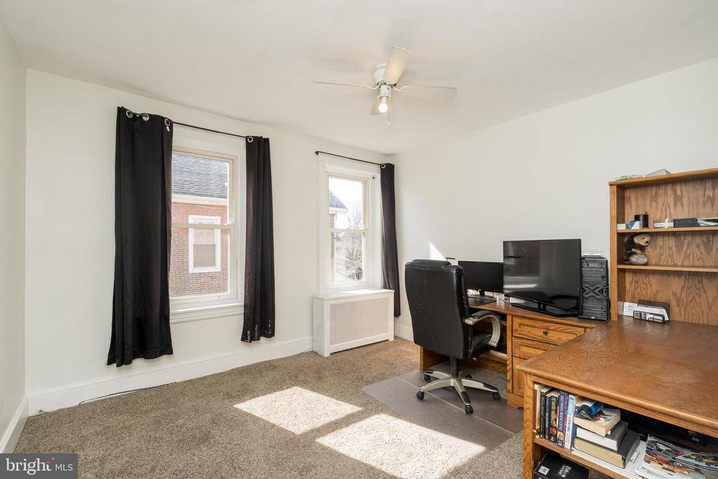 9 North Wells Avenue, Glenolden, PA 19036