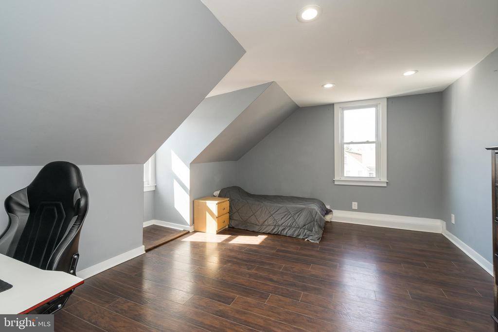 9 North Wells Avenue, Glenolden, PA 19036